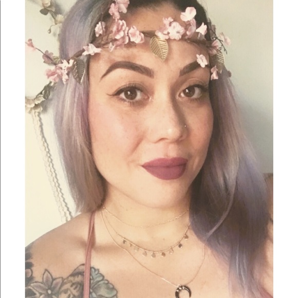 Meet your Posher, Cecillia - Picture 2 of 3